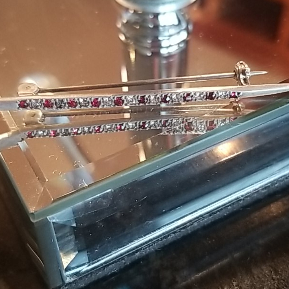 Vintage Art Deco Ruby Brooch - Picture 8 of 8